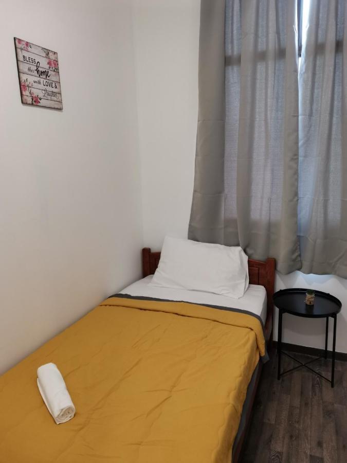 G Fortune Guest House+ George Town Bagian luar foto