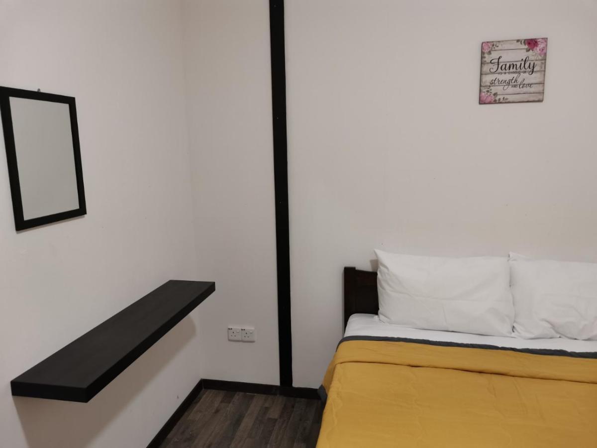 G Fortune Guest House+ George Town Bagian luar foto