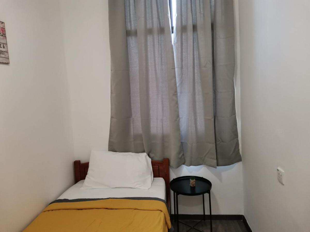 G Fortune Guest House+ George Town Bagian luar foto