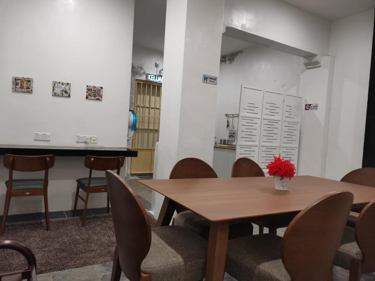 G Fortune Guest House+ George Town Bagian luar foto