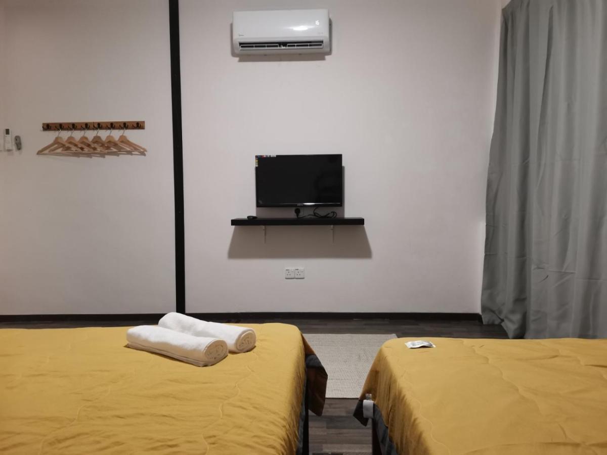 G Fortune Guest House+ George Town Bagian luar foto